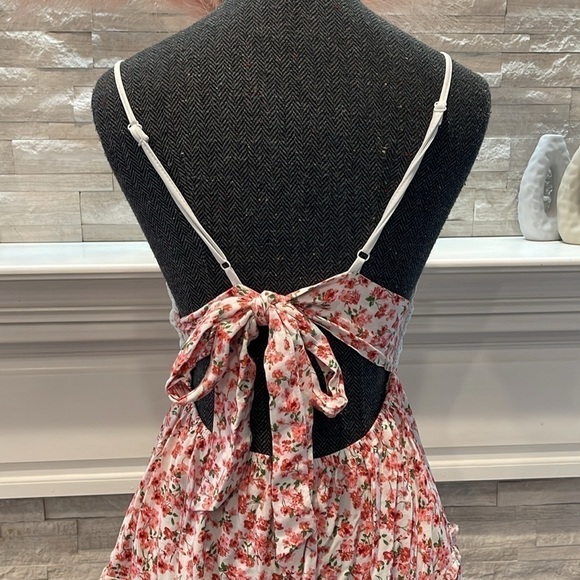 Justify Flirty Floral Mini Dress Size Medium - Picture 6 of 7